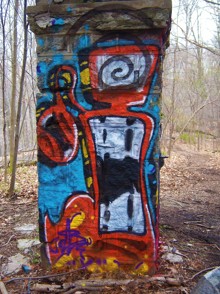 Detail Hell House Graffiti Nomer 5