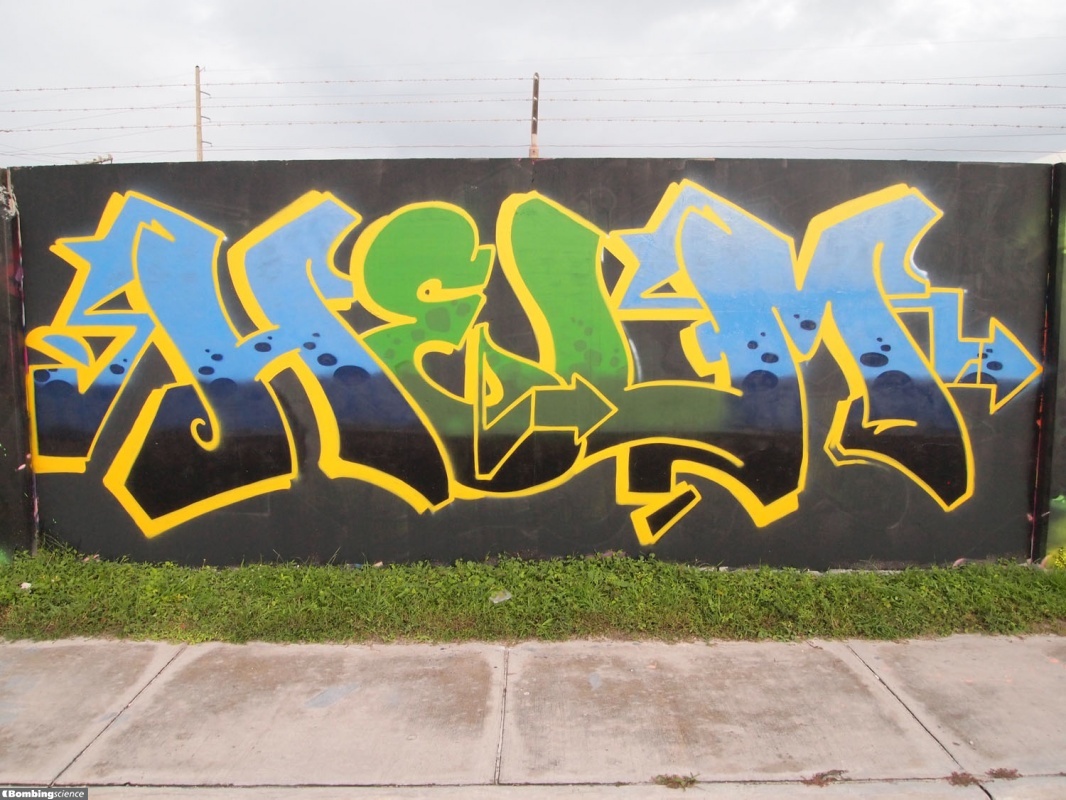 Detail Helm Graffiti Nomer 29