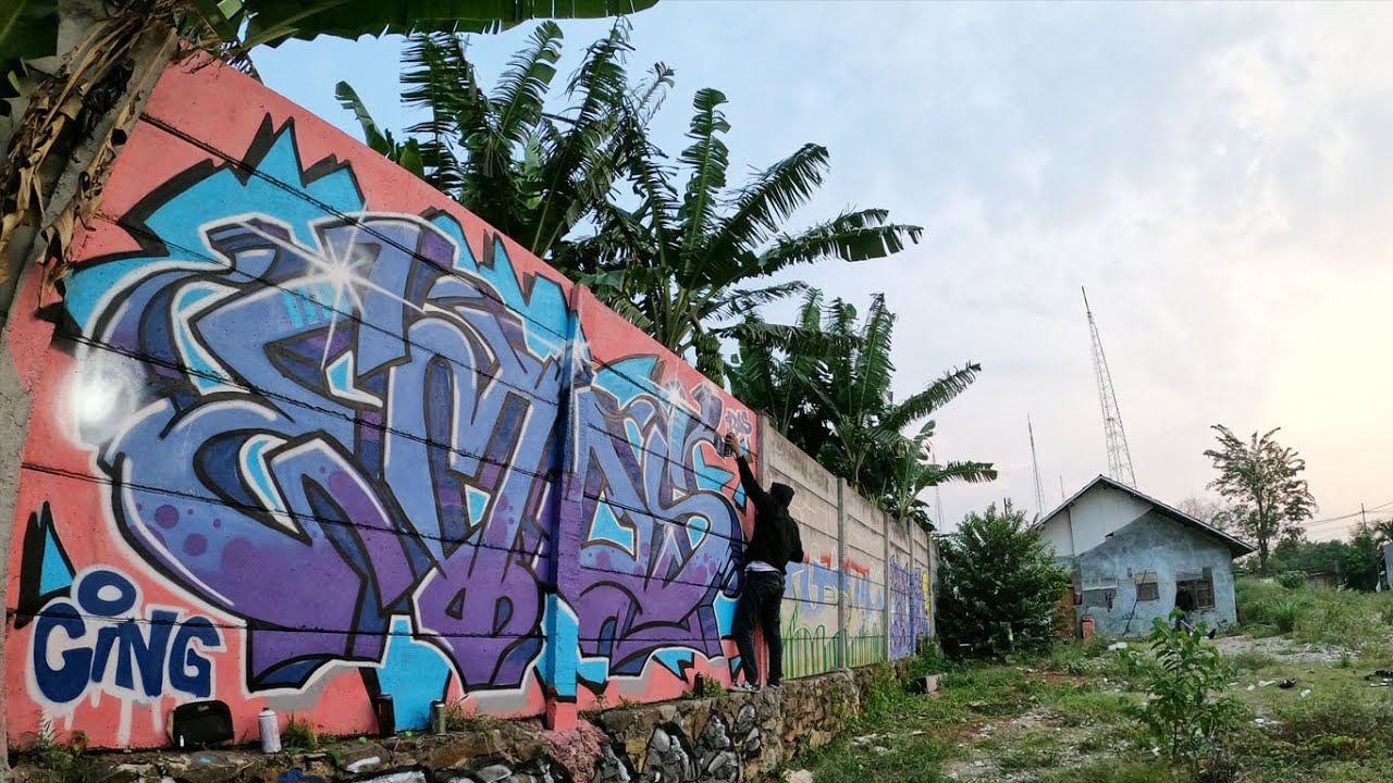 Detail Hip Hop Graffiti Rokok Nomer 23