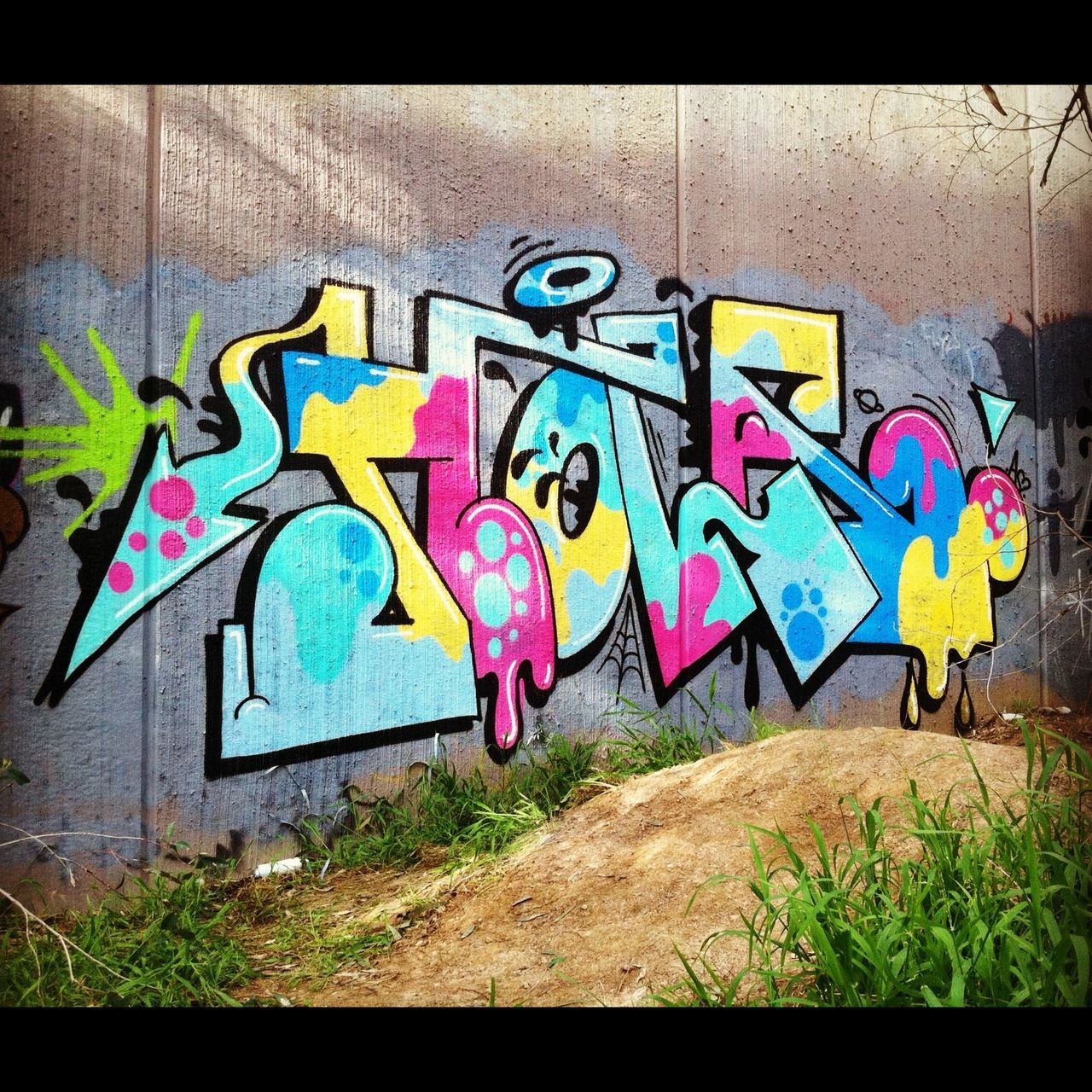 Detail Hola Graffiti Nomer 5