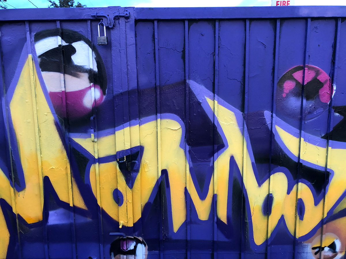 Detail Homboog Graffiti Nomer 25