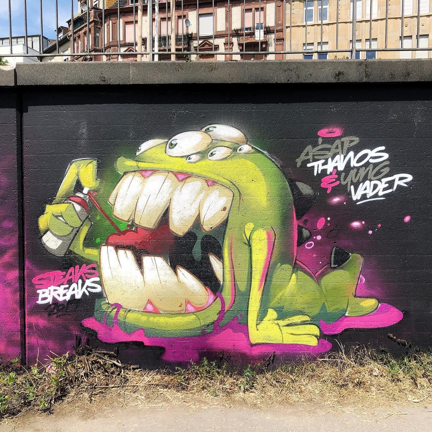 Detail Homboog Graffiti Nomer 33
