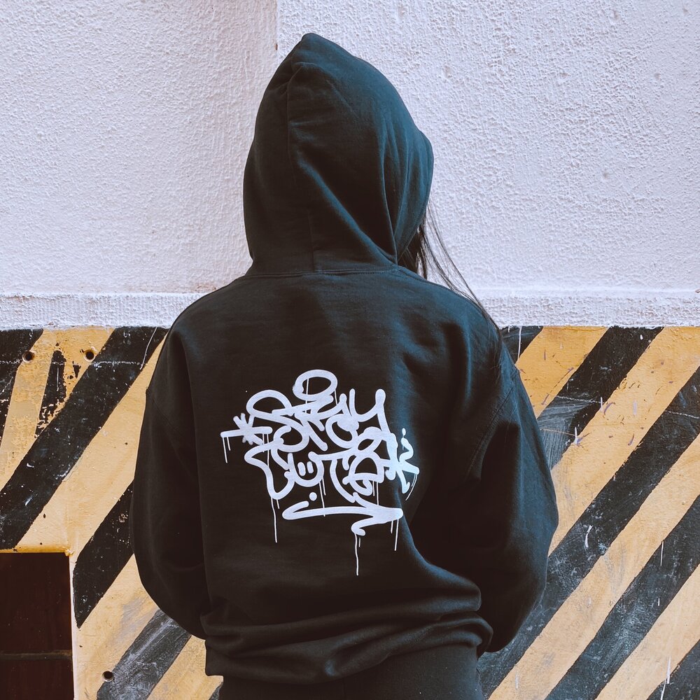 Detail Hoodie Graffiti Nomer 13