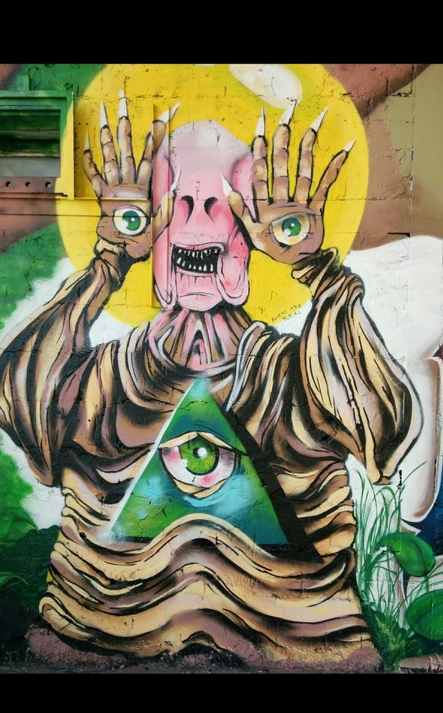 Detail Illuminati Graffiti Nomer 7