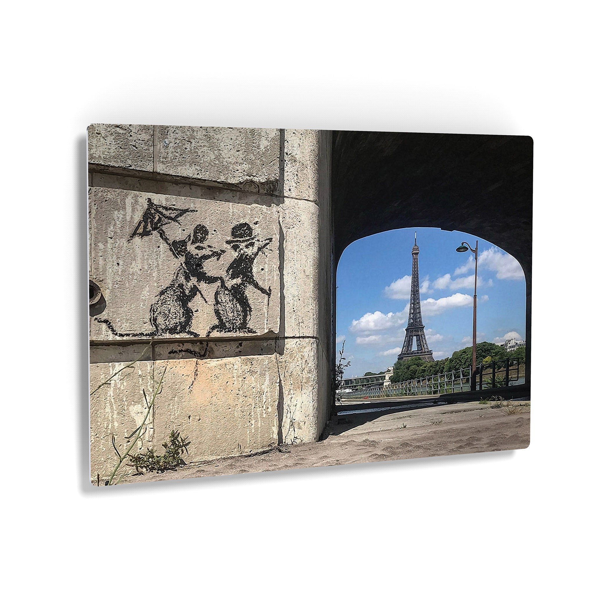 Detail Image Eiffel Graffiti Nomer 52