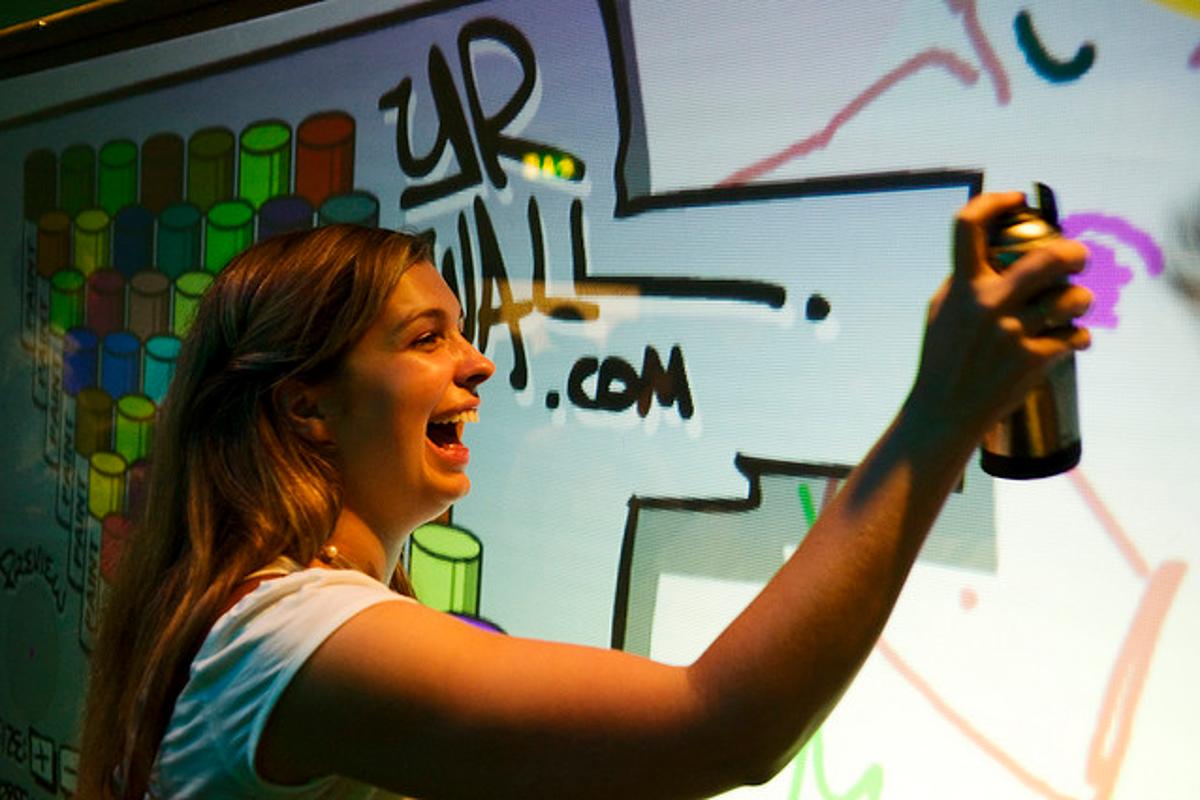 Detail Interactive Graffiti Wall Nomer 13