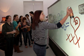 Detail Interactive Graffiti Wall Nomer 37
