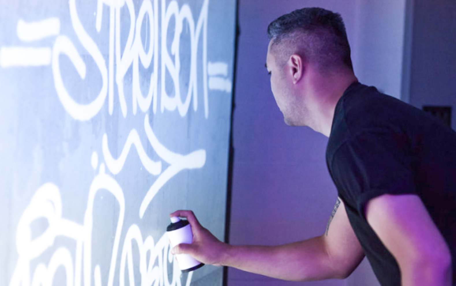 Detail Interactive Graffiti Wall Nomer 8