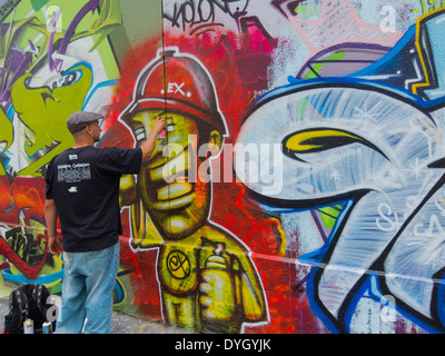 Detail Is Graffiti Illegal In Paris Nomer 26