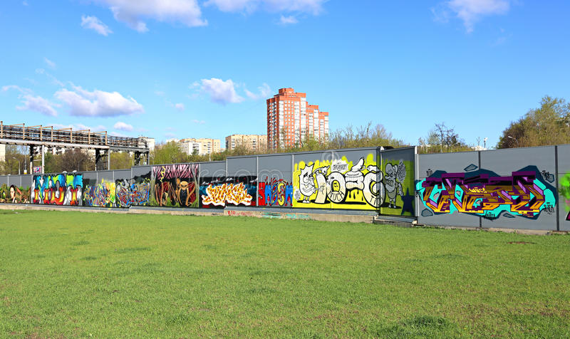 Detail Ivan Graffiti Milano Nomer 24