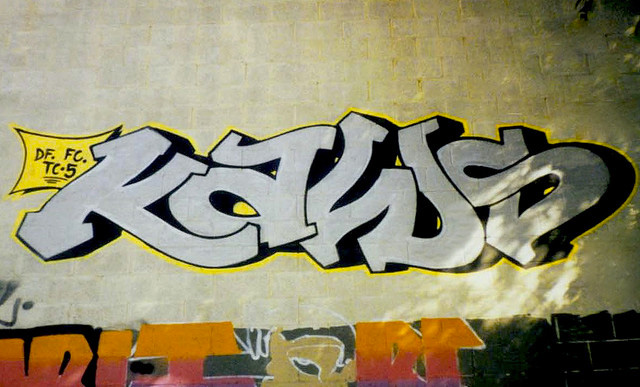 Detail Kaws Graffiti Nomer 8