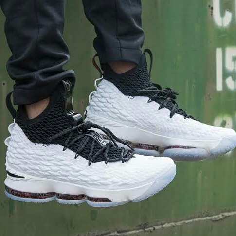 Detail Lebron 15 White Graffiti Nomer 41