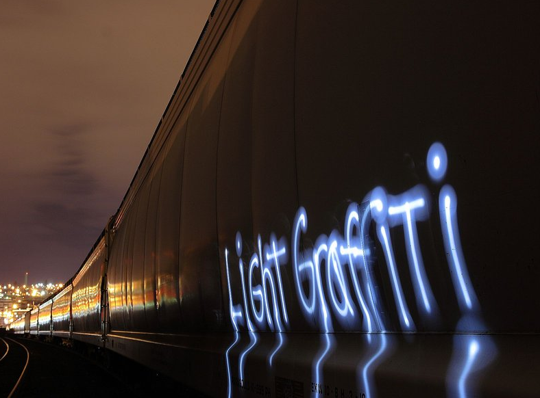 Detail Light Graffiti Photography Nomer 25