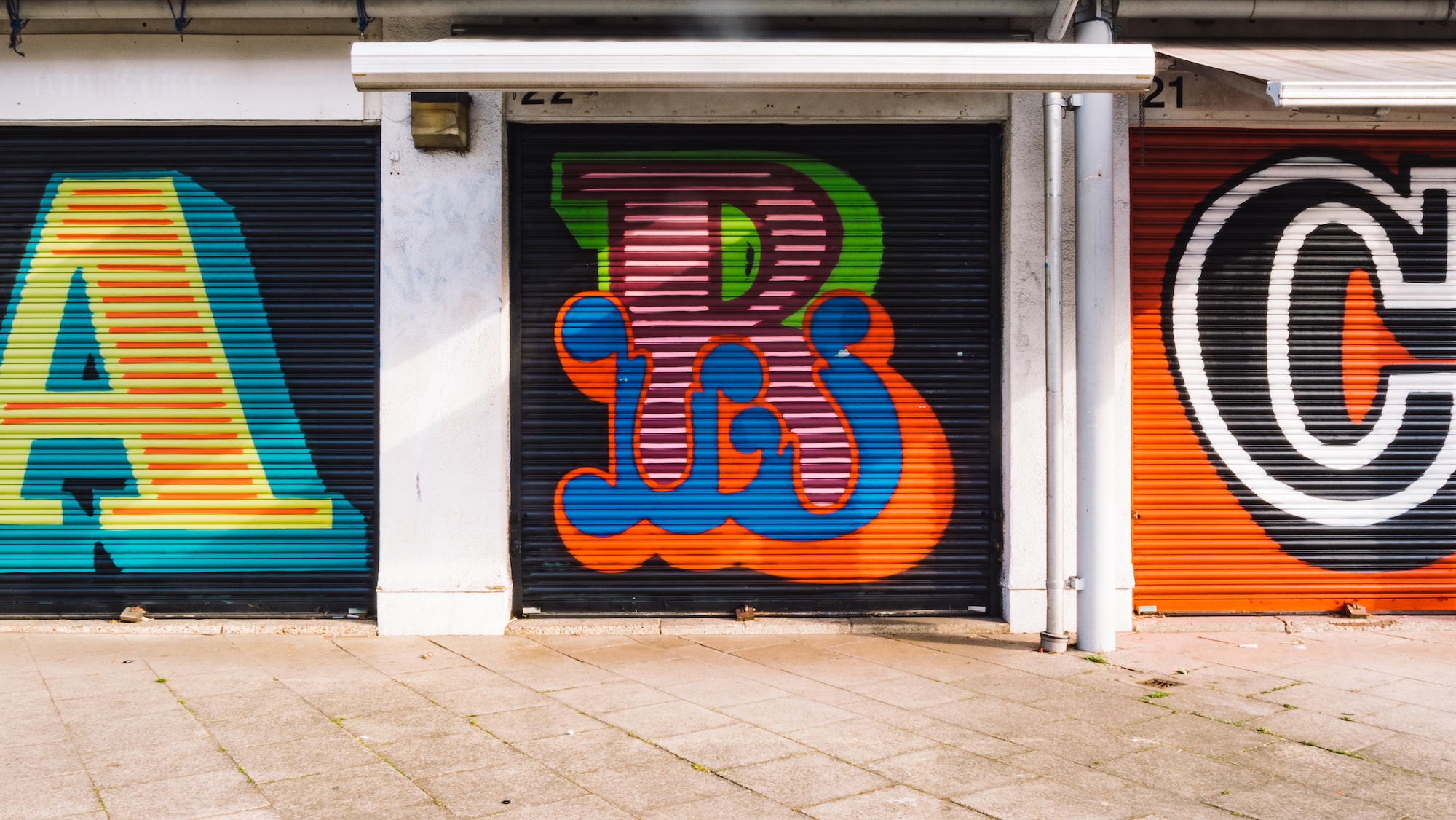 Detail Line Store Graffiti Nomer 27