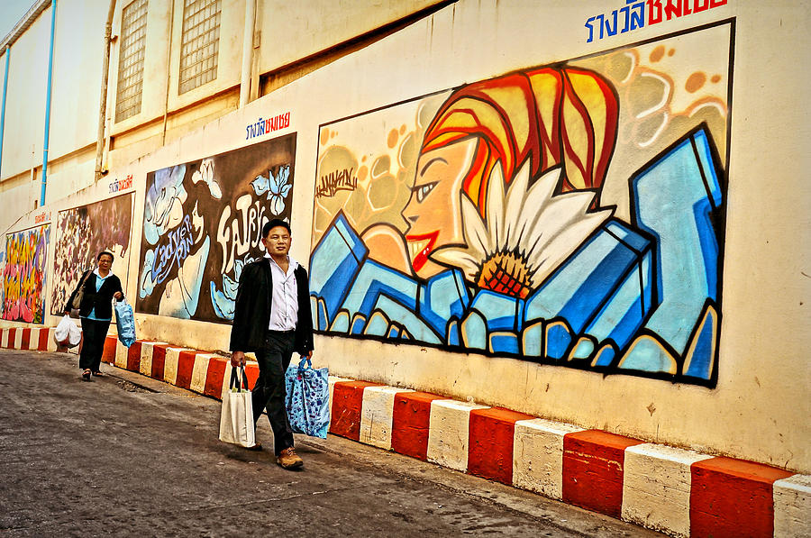 Detail Line Store Graffiti Nomer 36