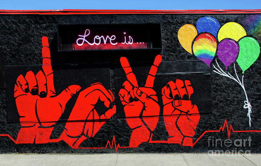 Detail Love Graffiti Art Nomer 7