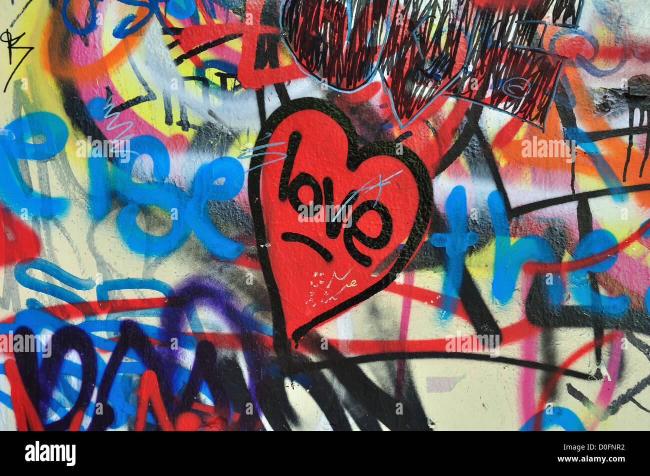 Detail Love Graffiti Background Nomer 32