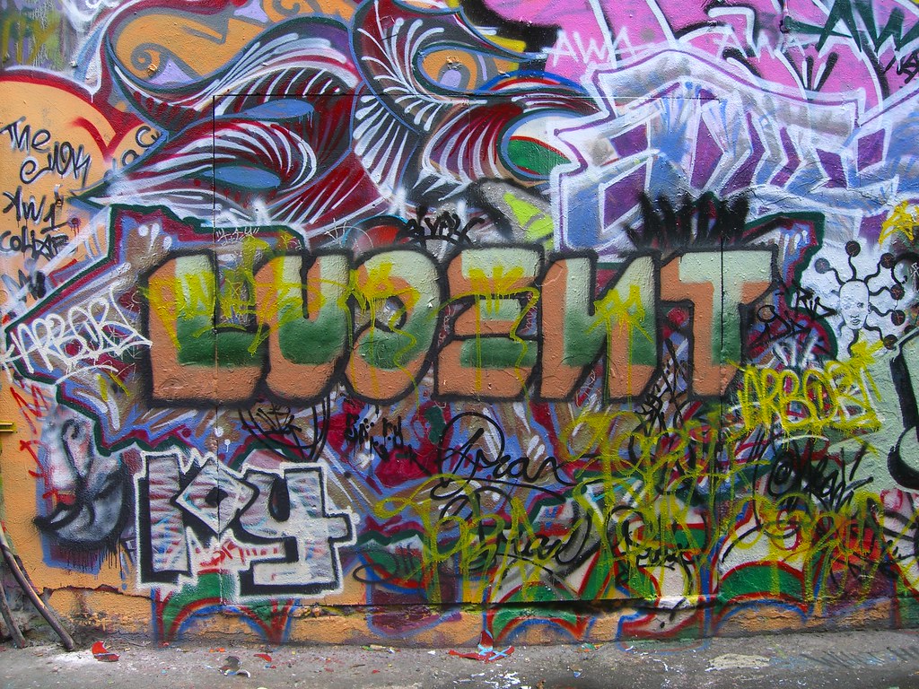 Detail Lucent Graffiti Nomer 4