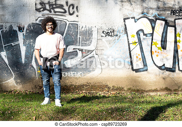 Detail Man Graffiti Photoshoot Nomer 26