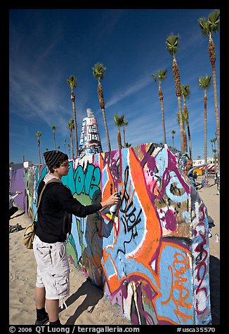Detail Man Make A Graffiti Nomer 14