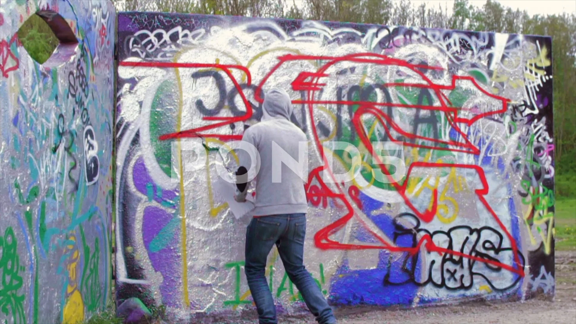 Detail Man Make A Graffiti Nomer 17