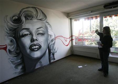 Detail Marilyn Monroe Graffiti Nomer 13