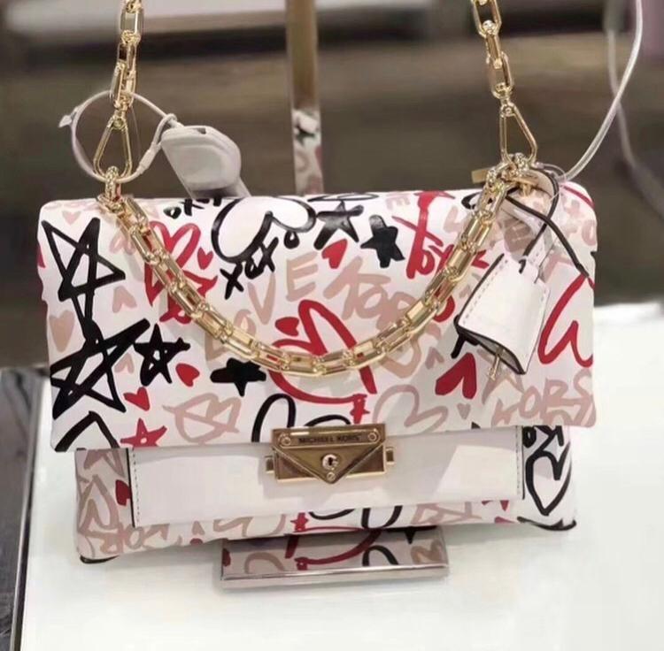 Detail Michael Kors Cece Medium Qixi Graffiti Shoulder Bag Nomer 46