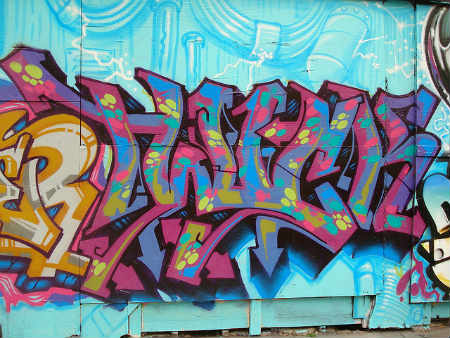 Detail Money Graffiti Nomer 24