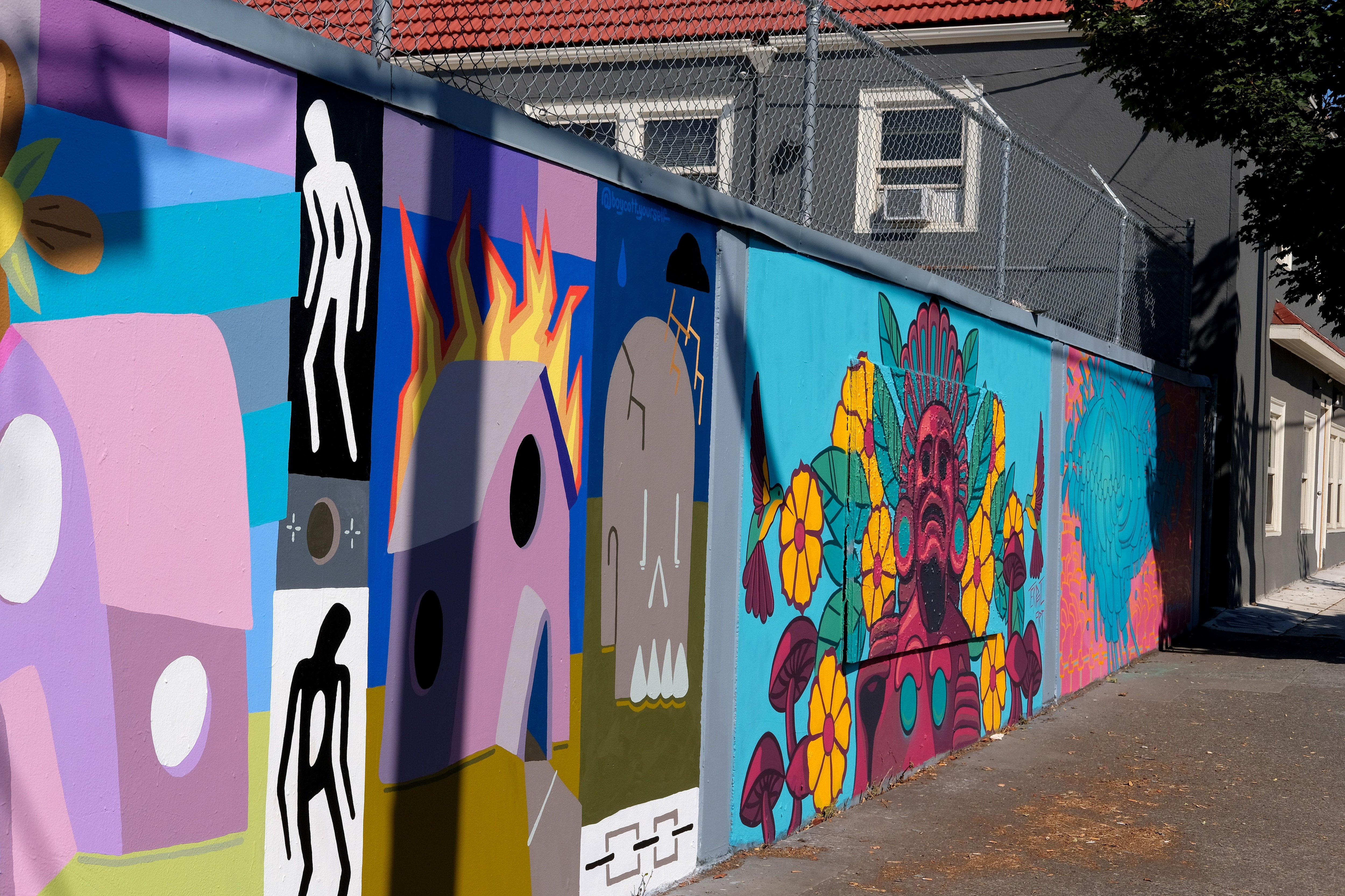 Detail Mural And Graffiti Nomer 32