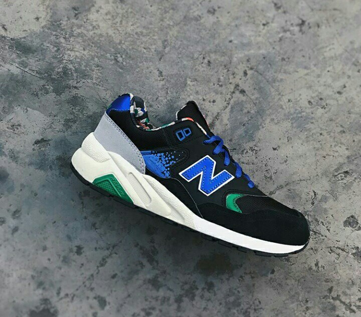 Detail New Balance Graffiti Remix Nomer 3