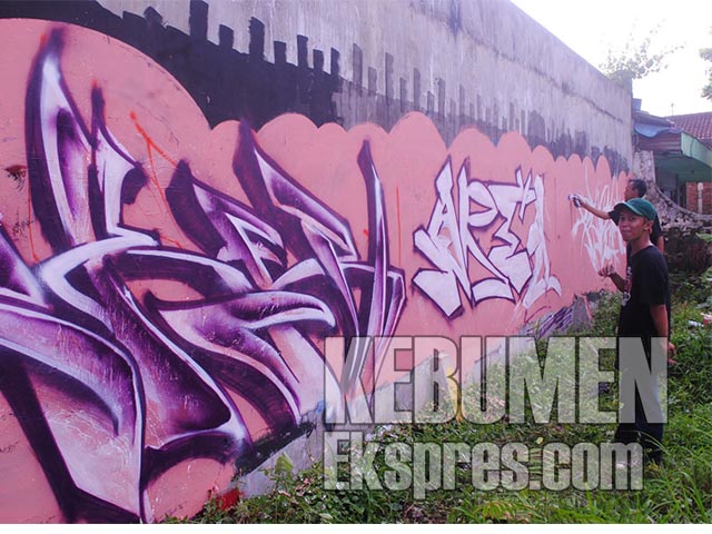 Detail Nilai Negatif Komunitas Graffiti Nomer 33