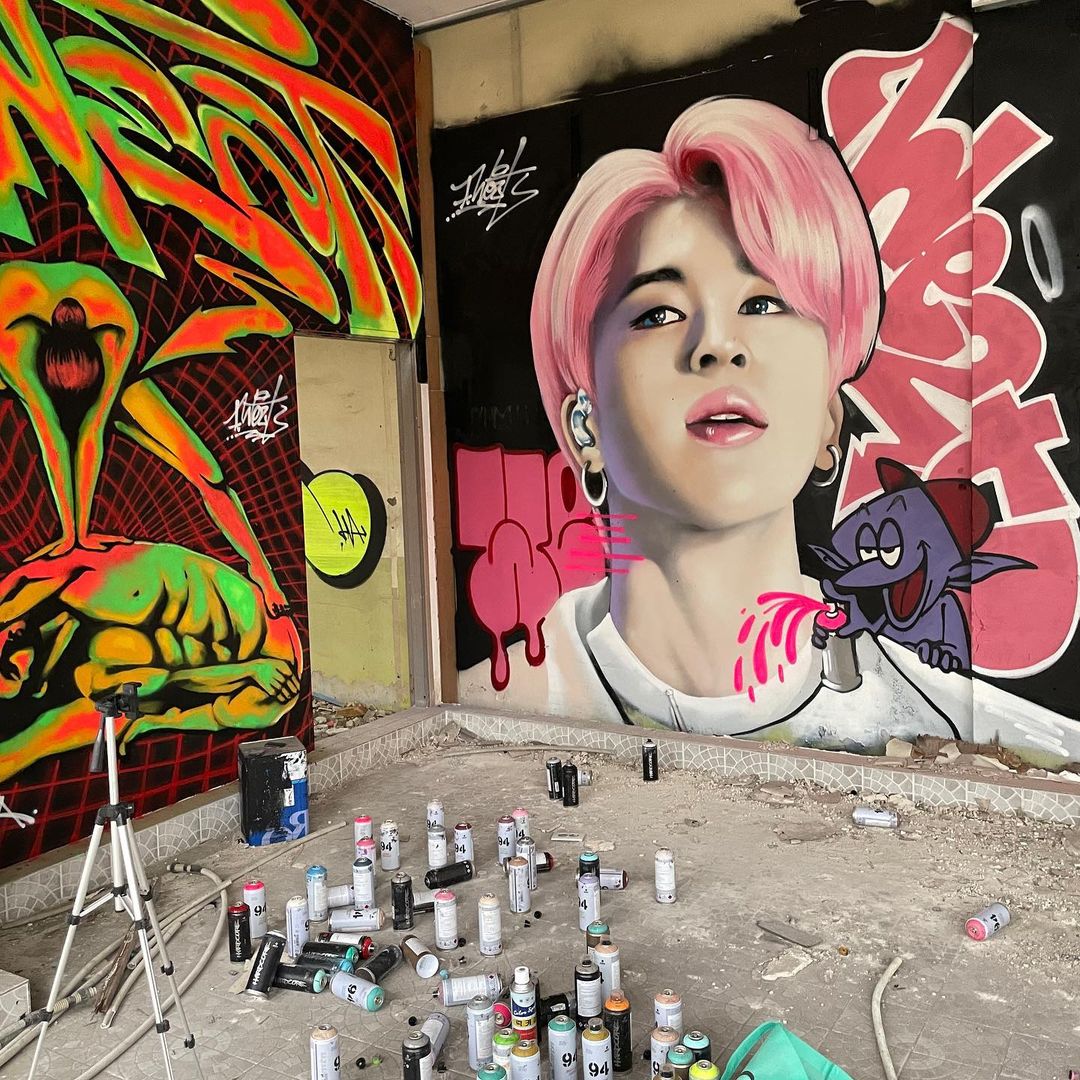 Detail Omn Graffiti Means Mother In Bts Mv Nomer 38