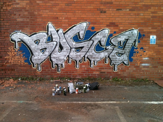 Detail Outline Store Graffiti Nomer 13