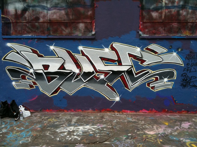 Detail Outline Store Graffiti Nomer 36