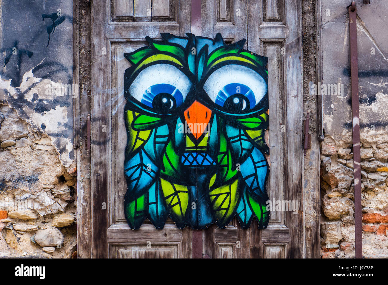 Detail Owl Graffiti Nomer 13