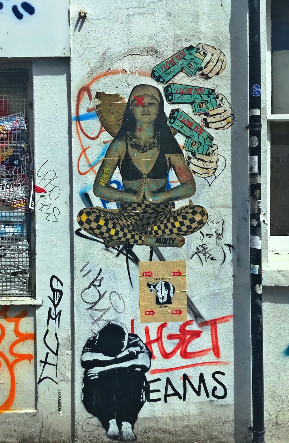 Detail Paste Up Graffiti Nomer 22