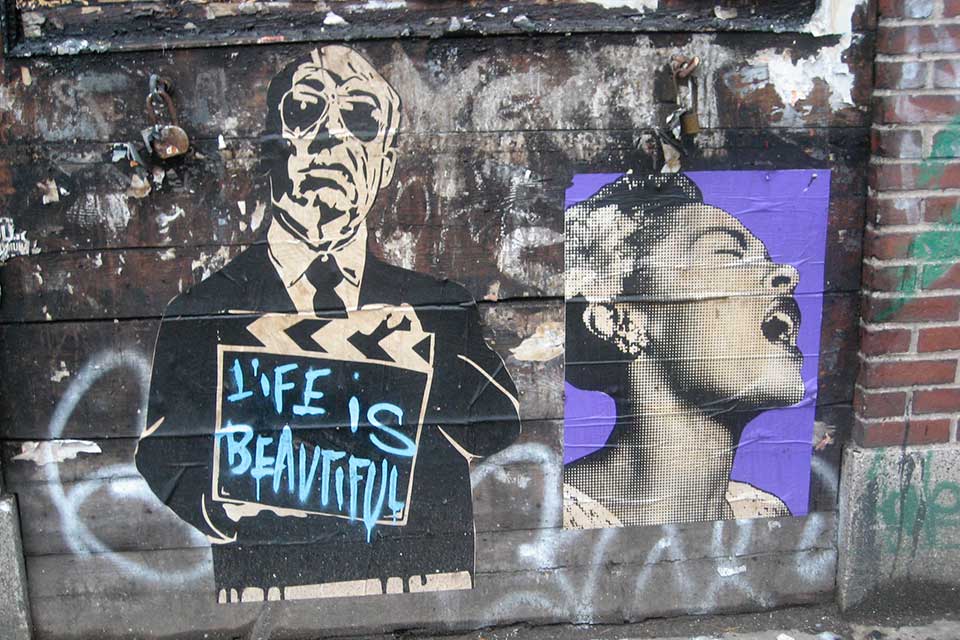 Detail Paste Up Graffiti Nomer 23