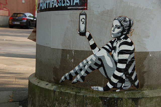 Detail Paste Up Graffiti Nomer 28