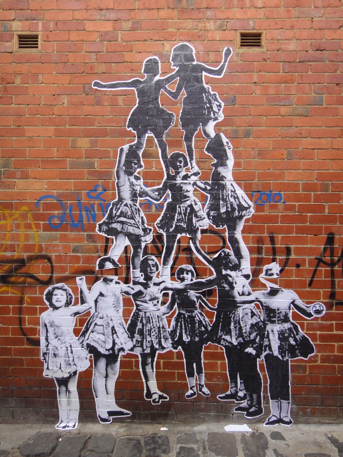 Detail Paste Up Graffiti Nomer 42