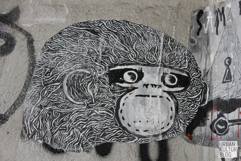 Detail Paste Up Graffiti Nomer 48