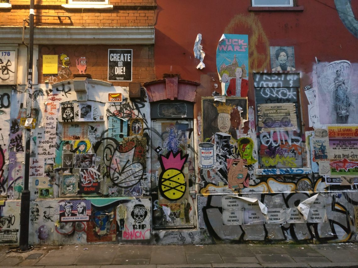 Detail Paste Up Graffiti Nomer 8