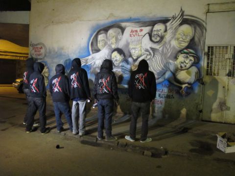 Detail People Doing Graffiti Nomer 46