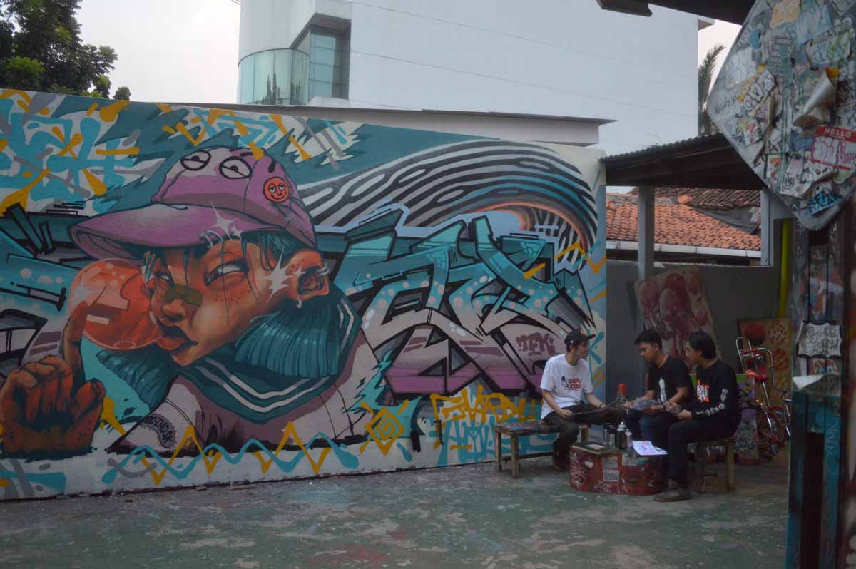 Detail Peralatan Yang Dibutuhkan Seorang Graffiti Nomer 9