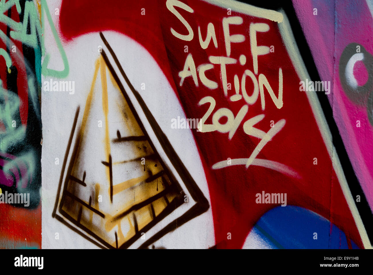 Detail Pyramid Graffiti Nomer 42