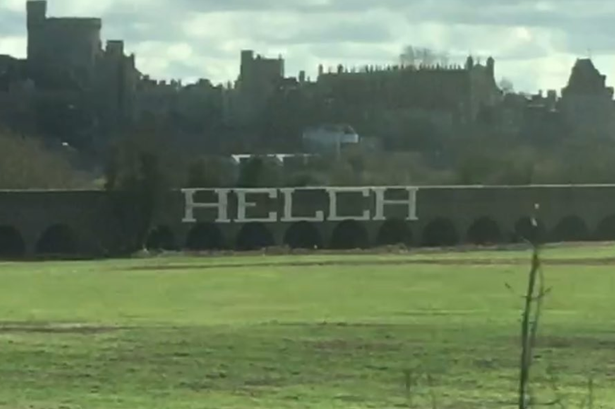 Detail Queen Graffiti Windsor Castle Nomer 26