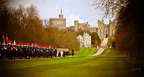 Detail Queen Graffiti Windsor Castle Nomer 32