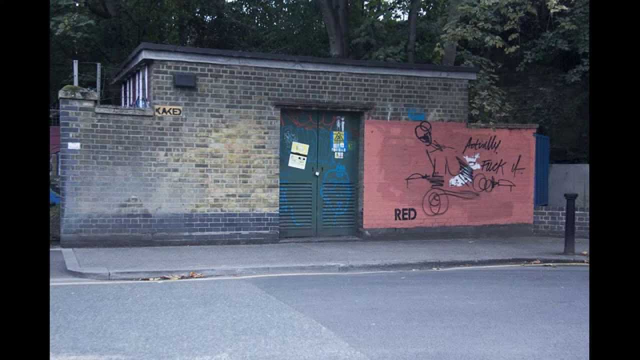 Detail Red Graffiti Wall Nomer 5