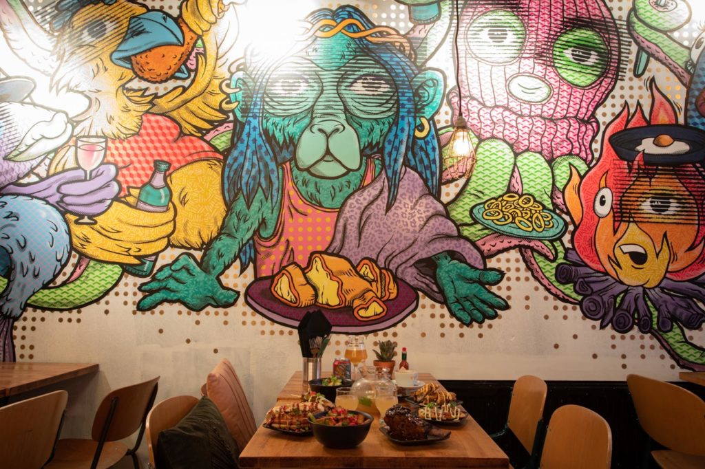 Detail Restaurant Graffiti Nomer 21