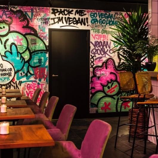Detail Restaurant Graffiti Nomer 24