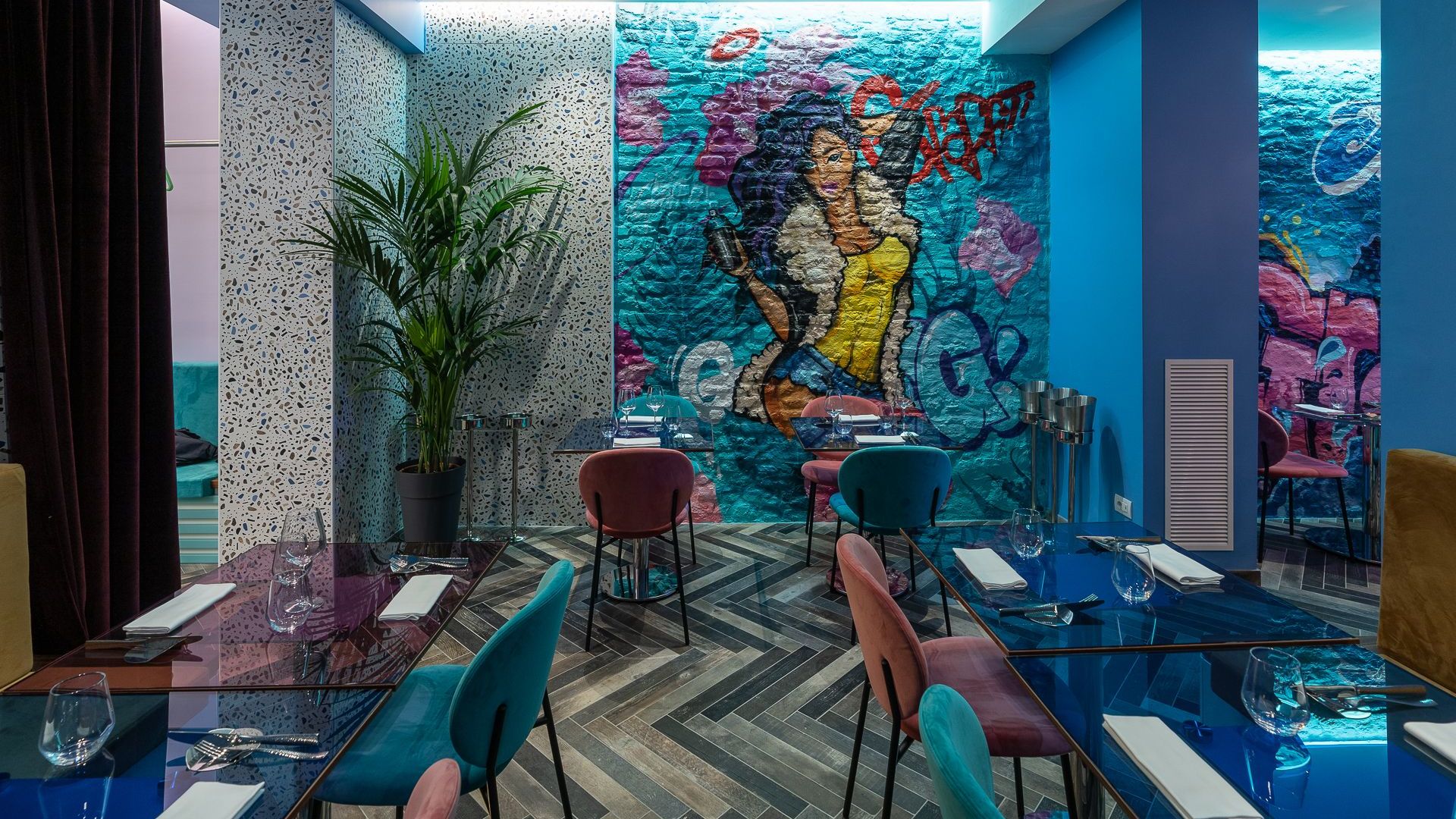 Detail Restaurant Graffiti Nomer 38